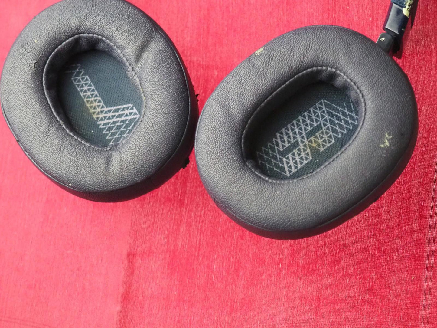 JBL LIVE 500 Bluetooth headphones