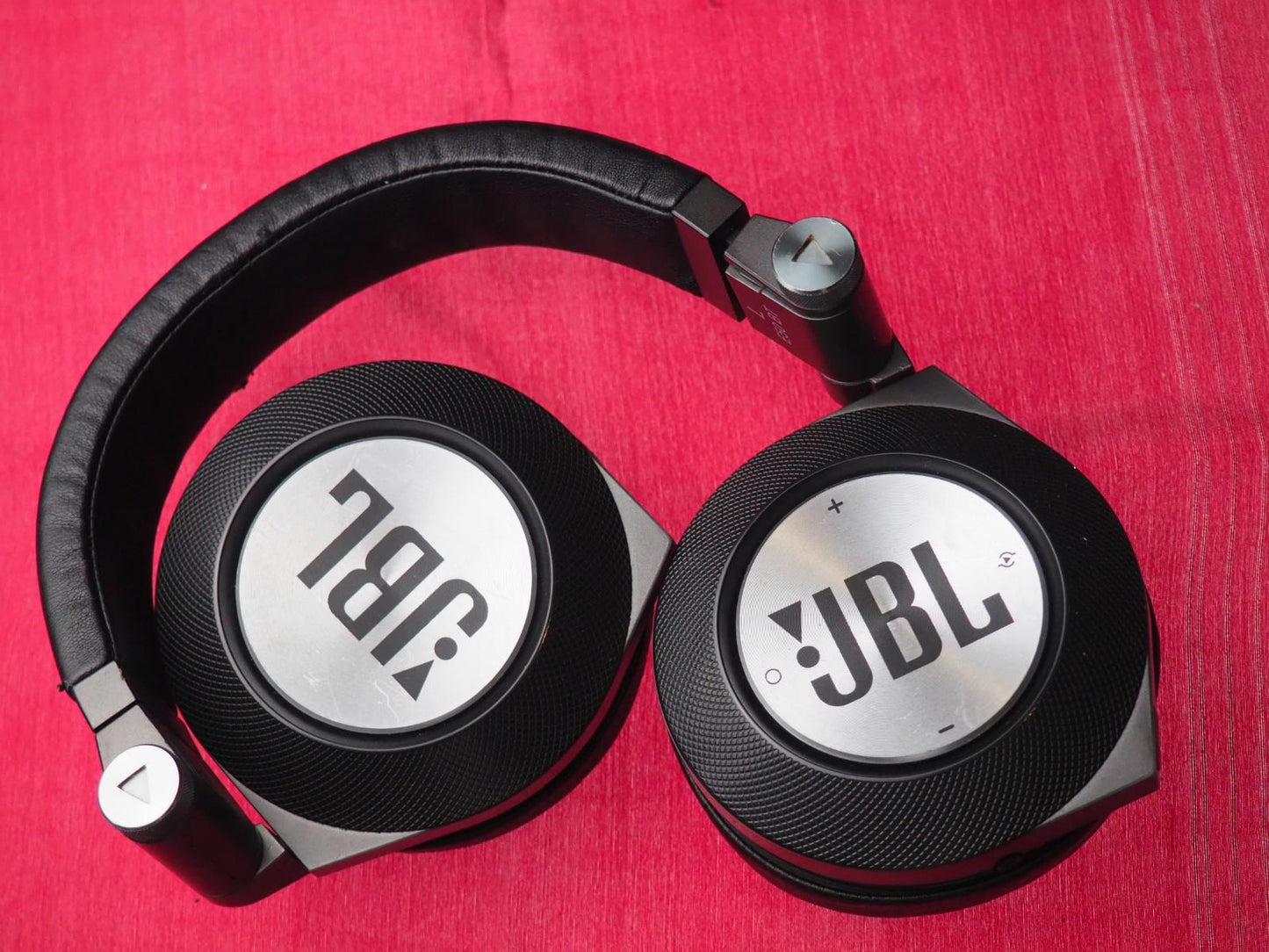 JBL synchros Bluetooth headphones