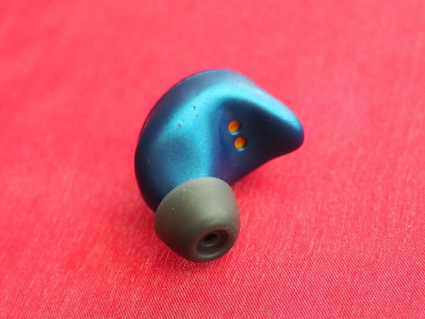 Raycon E55 Pro Left Bluetooth earbud Only & Working