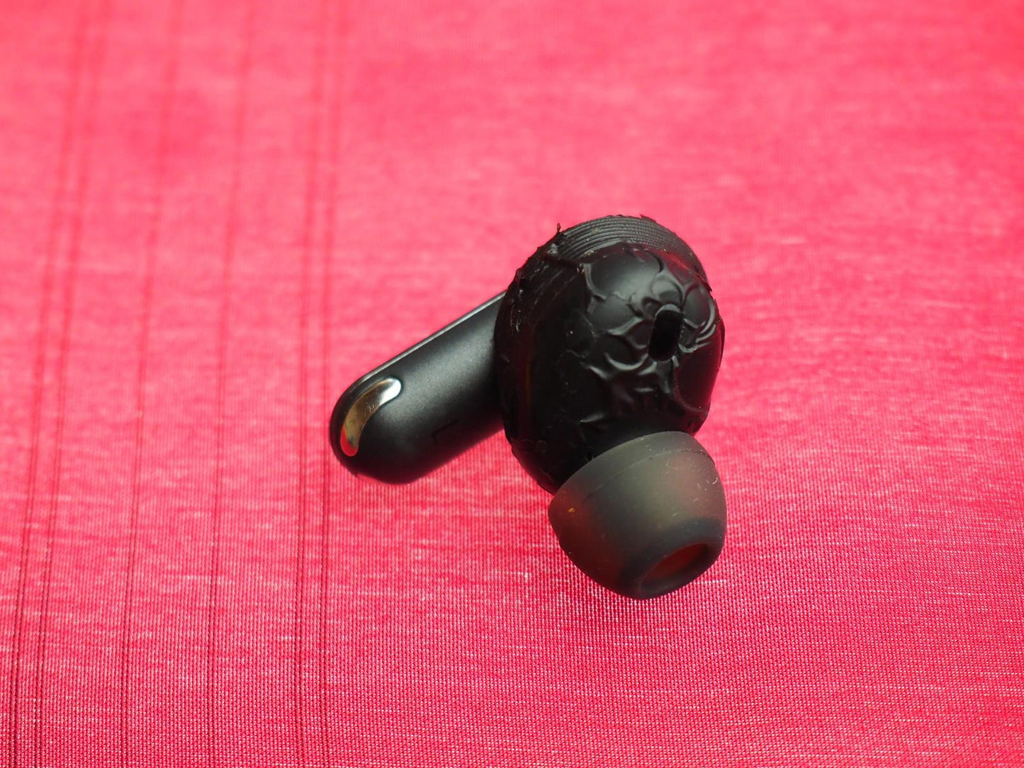 JBL Tour Pro 2 Left Bluetooth earbud Only & Working (look at pics)