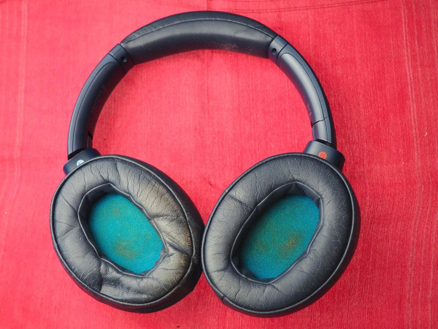 Sony XB900N (Slight Crack) Bluetooth headphones