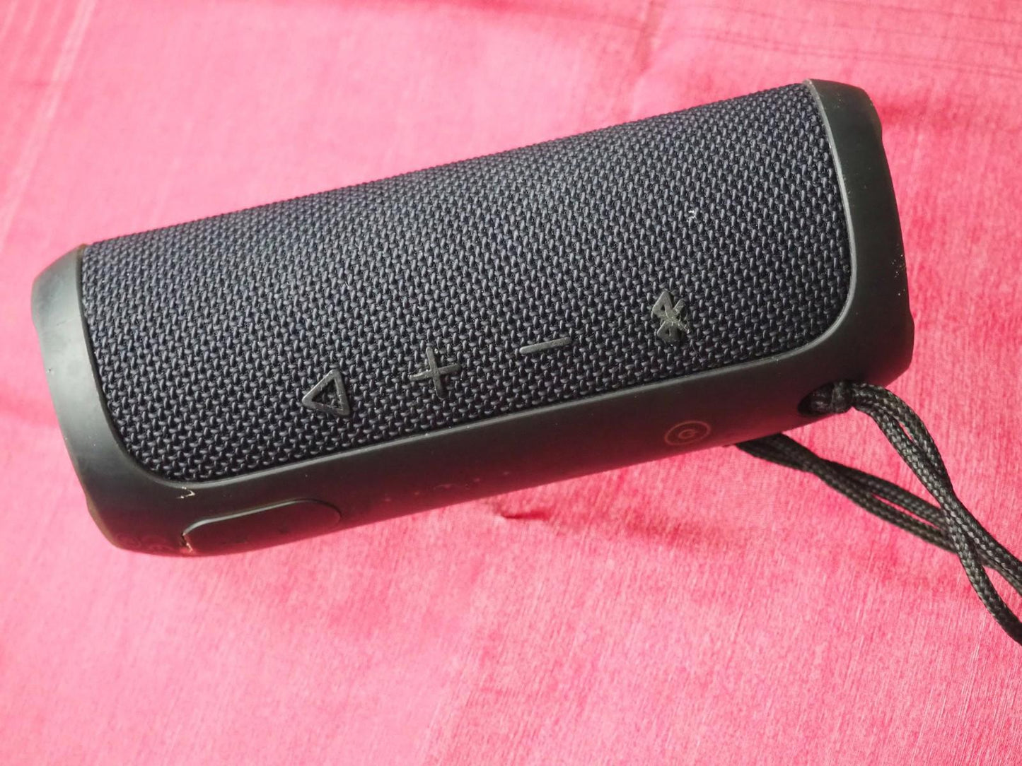 JBL Flip 3 Portable Bluetooth Speaker & NOT Working