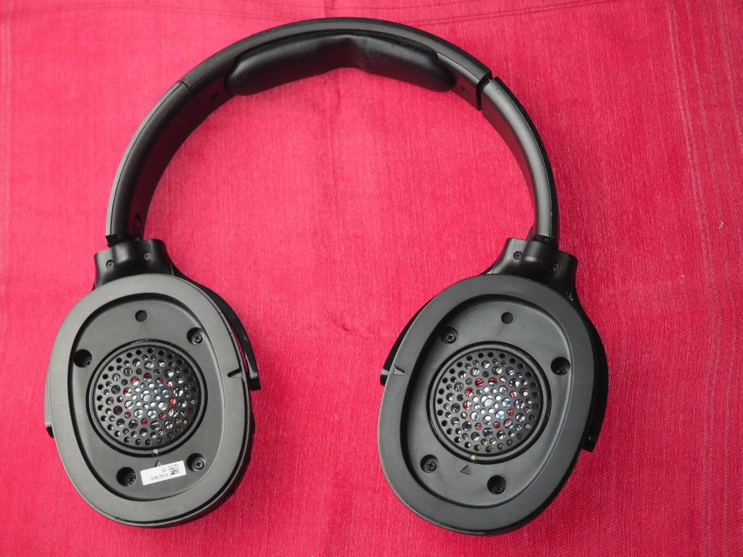 Skullcandy Bluetooth headphones (NO EARPADS)