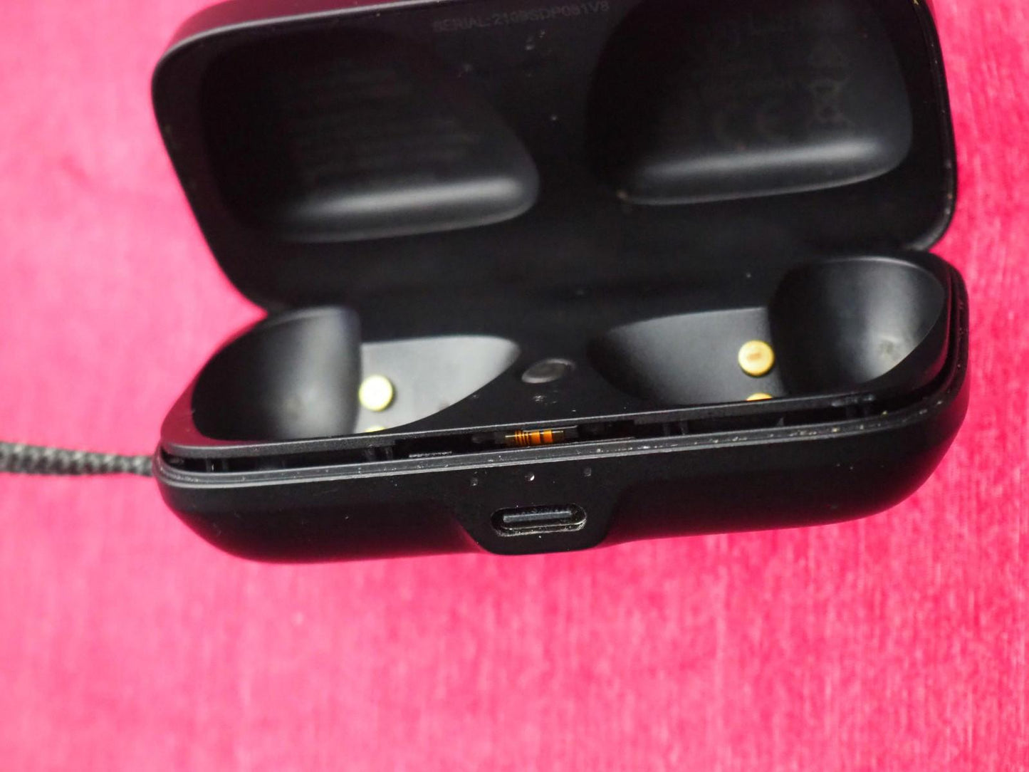 Jaybird Vista 2 Case only & Not Working