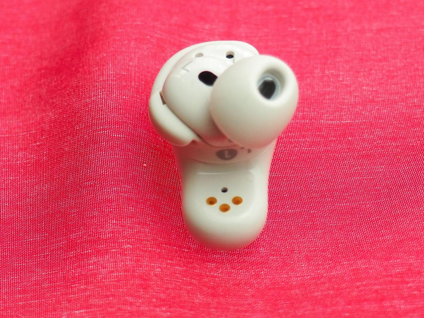 Bose Quietcomfort Ultra Left Earbud AND WILL NOT WORK AS A PAIR WITH ANOTHER