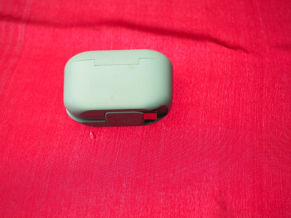 Jlab Go Air Pop USB-C Case Only & Working