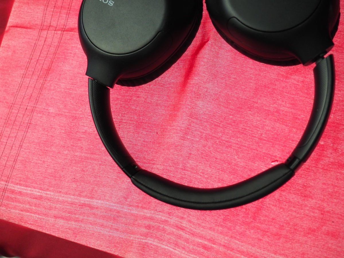 Sony CH-710 Bluetooth Headphones & Working But Snapped