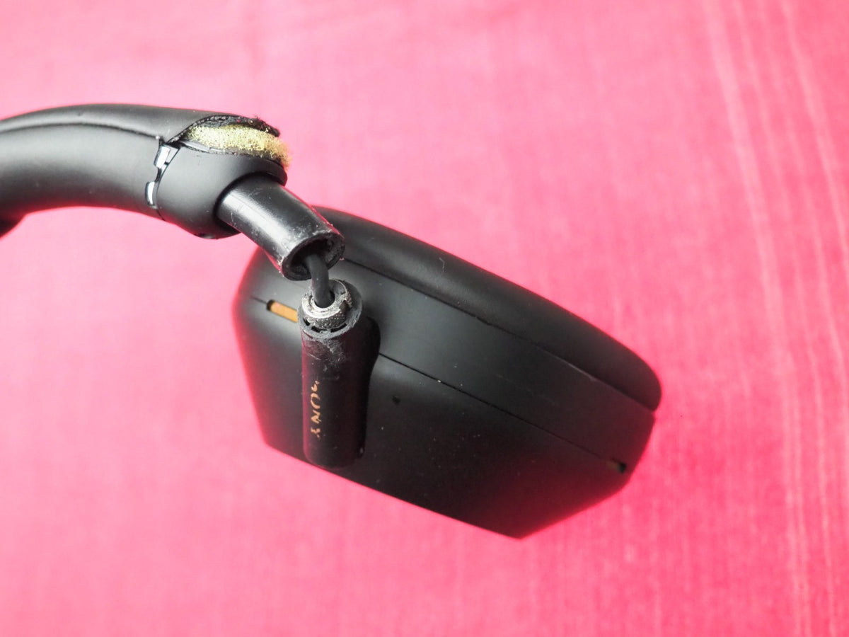 Sony WH-1000XM5 Bluetooth Headphones Working But Snapped