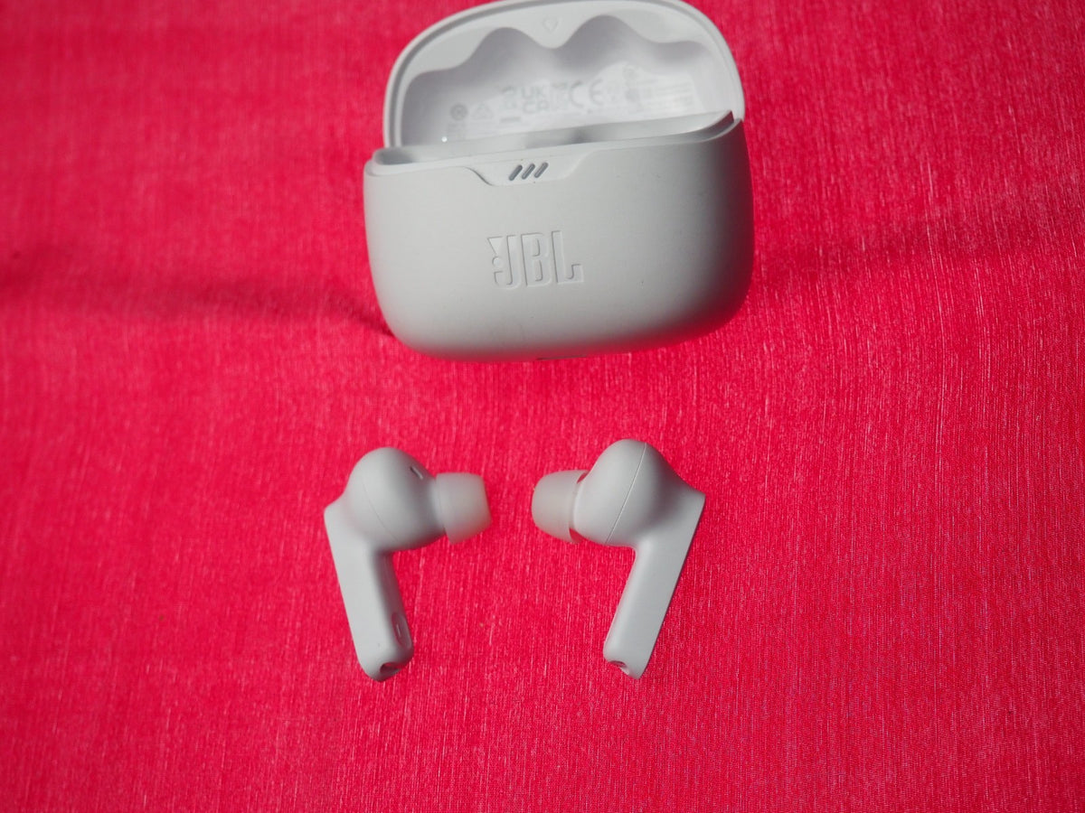 JBL Tune Beam Bluetooth Earbuds Only & Working