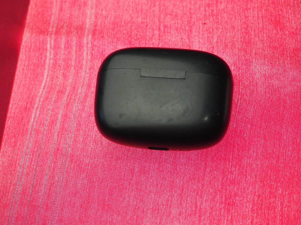 S42 Bluetooth Earbud Case Only & Working