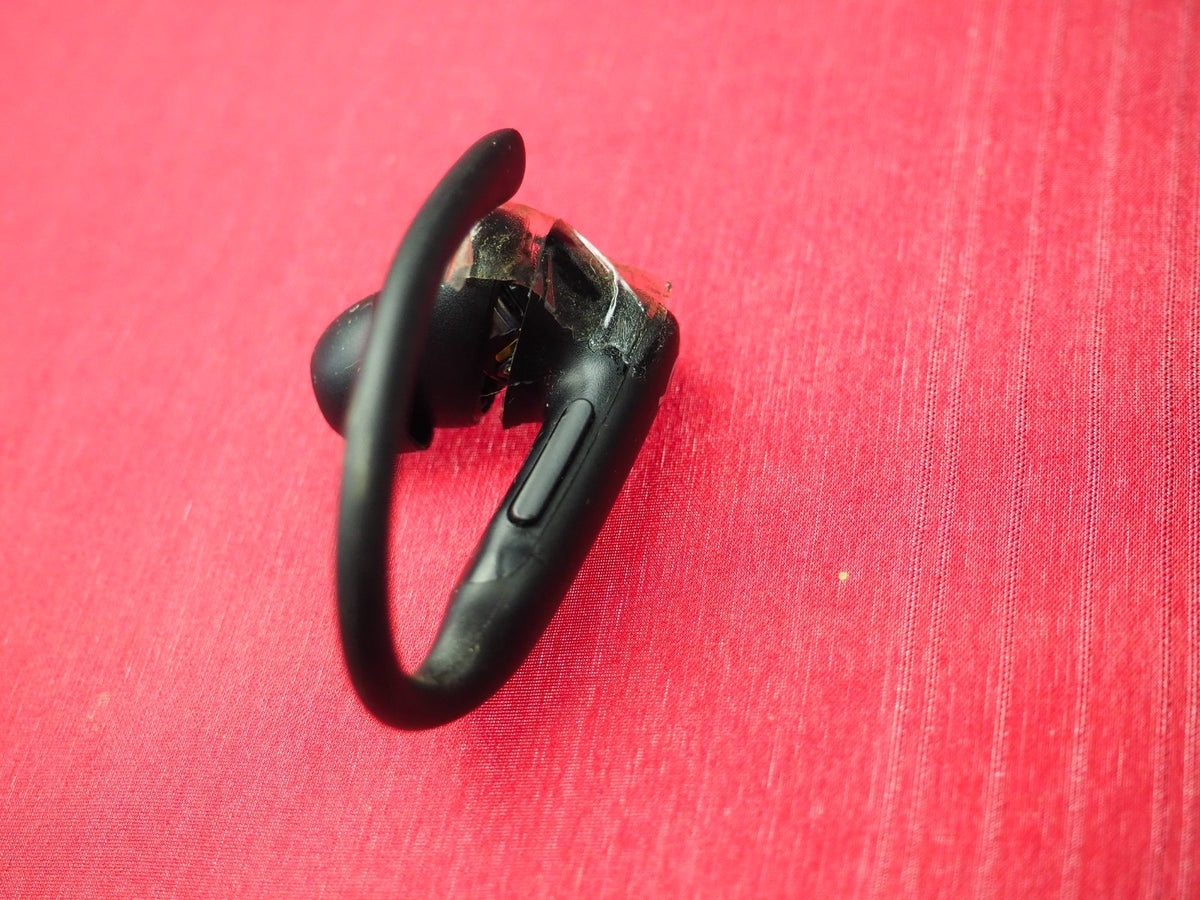 Powerbeats Pro 2 Right Earbud Only & Not Working Damaged