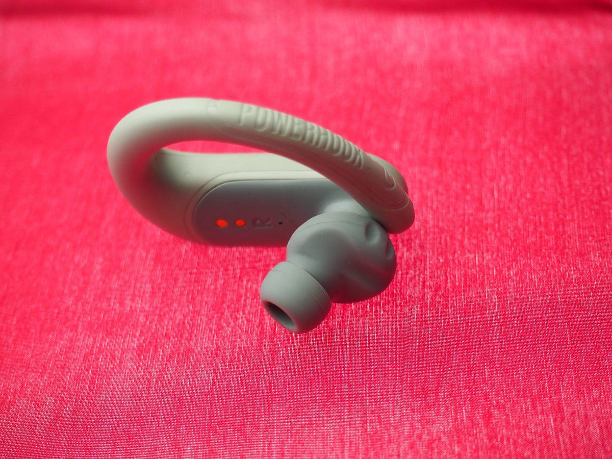JBL Endurance Peak 3 Right Bluetooth Earbud Only & Working