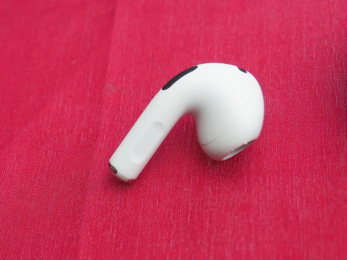 Genuine Apple Airpods 3 A2565 Right earbud Only & Working (Mesh Damaged)