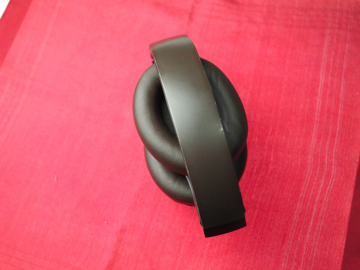Beats Studio Pro Bluetooth Headphones Working But Snapped