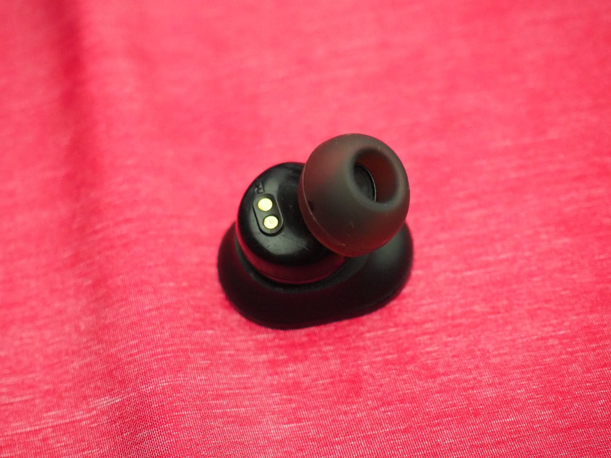 JBL Endurance Race (No Rubber) Left Bluetooth earbud Only & Working