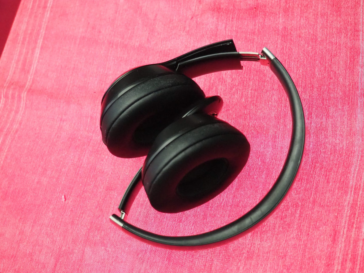 Beats Solo 4 Bluetooth Headphones & Only One Side Works + Damage