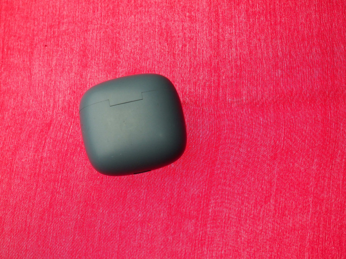 J55 Bluetooth Earbud Case Only & Working