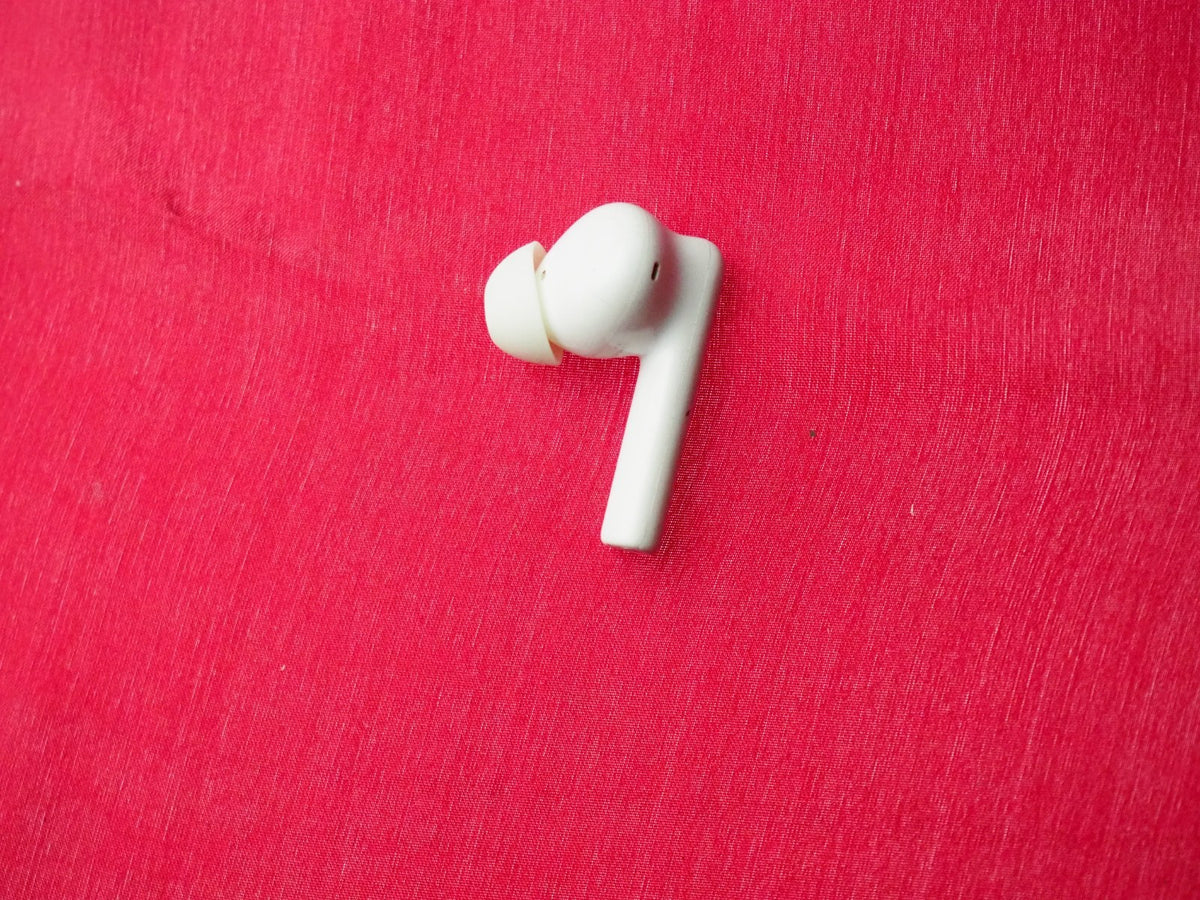 Oppo ET141 Right Bluetooth Earbud Only & Untested
