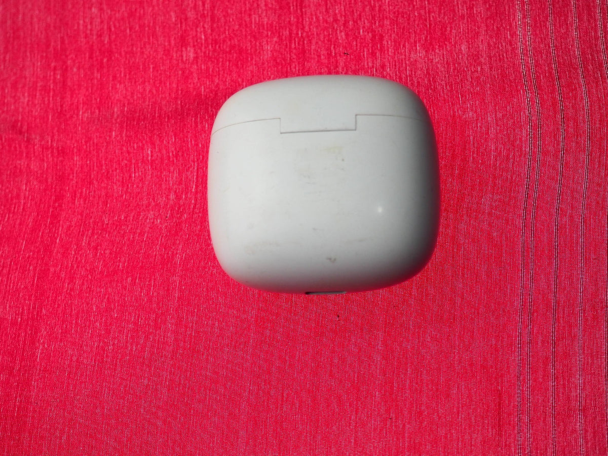 J55 Bluetooth Earbud Case Only & Working