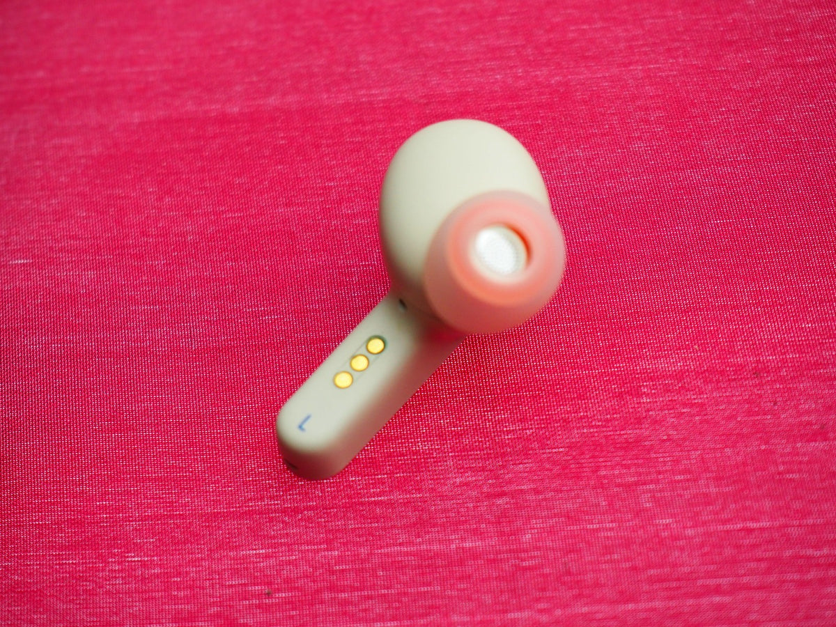 JBL Live Pro + Left Bluetooth earbud Only & Working