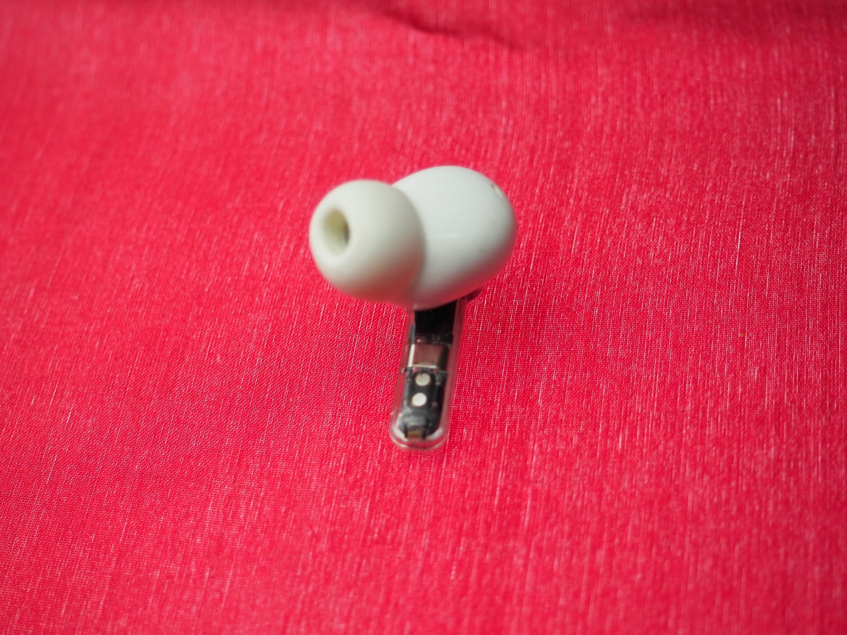 Nothing Ear 2 Right Earbud Only & Working