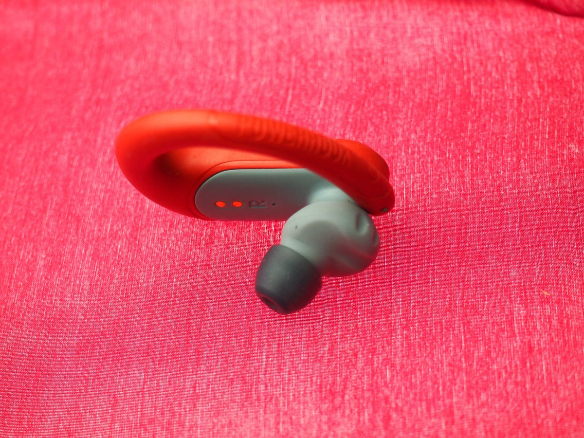 JBL Endurance Peak 3 Right Bluetooth Earbud Only & Working