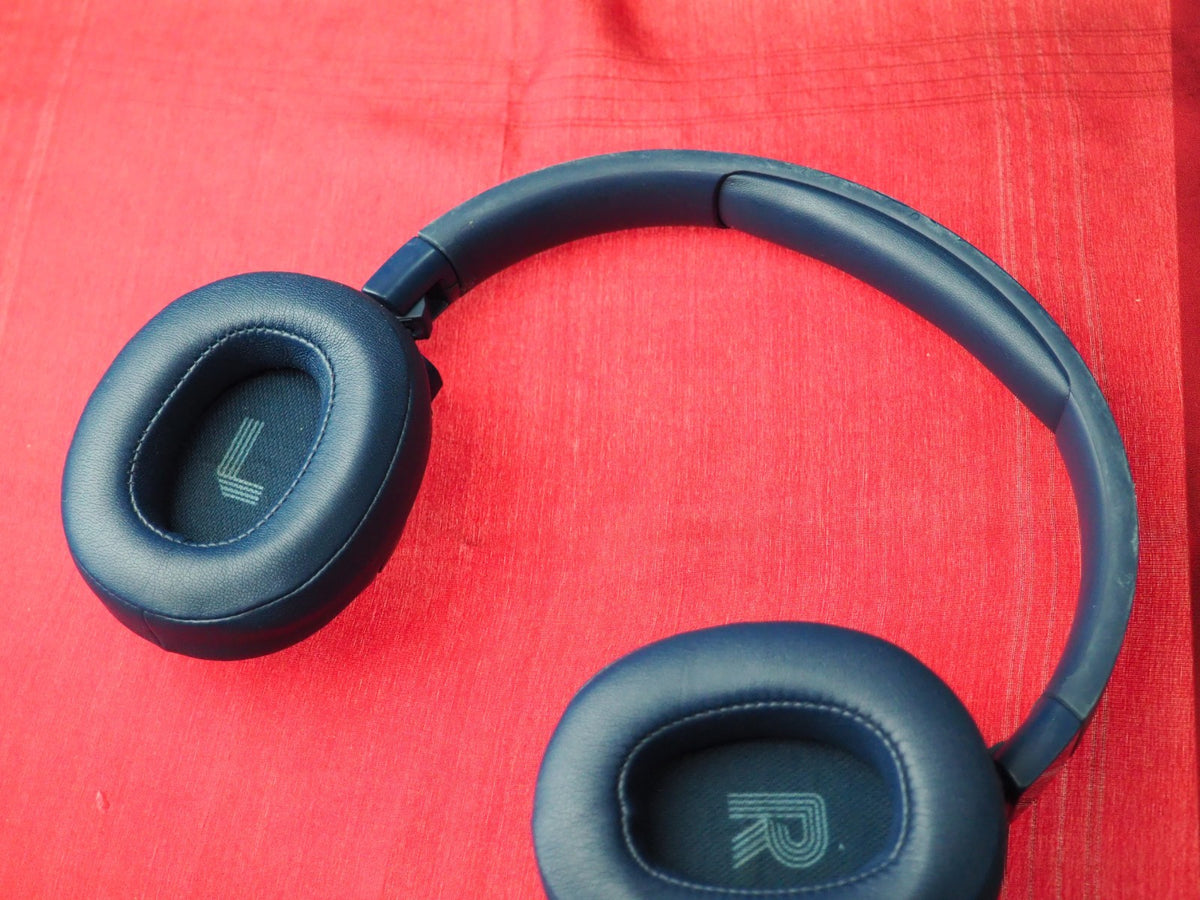 JBL Tune 720 Bluetooth Headphones Working But Snapped