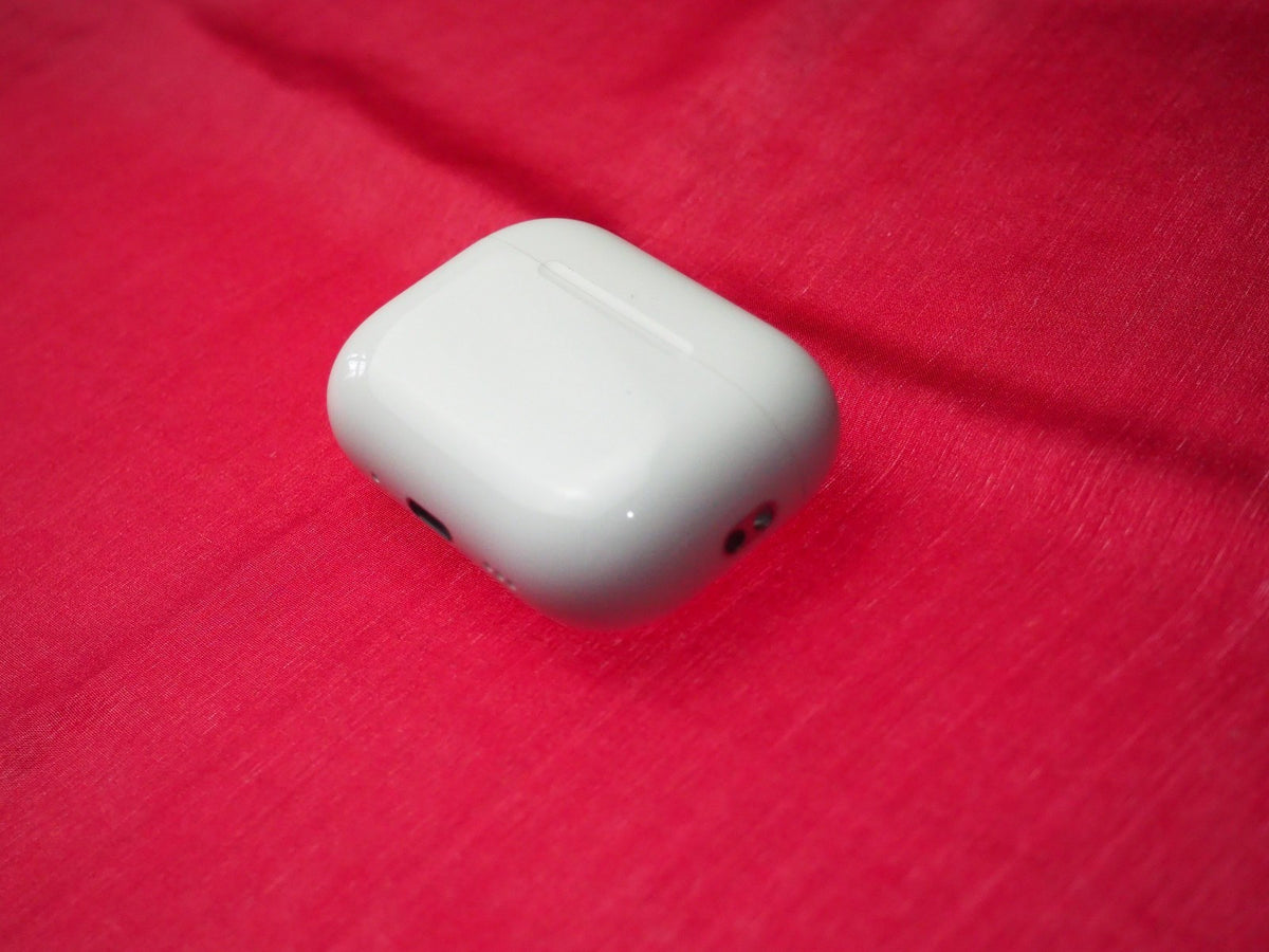 Genuine Apple Airpods Pro 3 (A3122) Wireless Charging Case & Working (New Model)