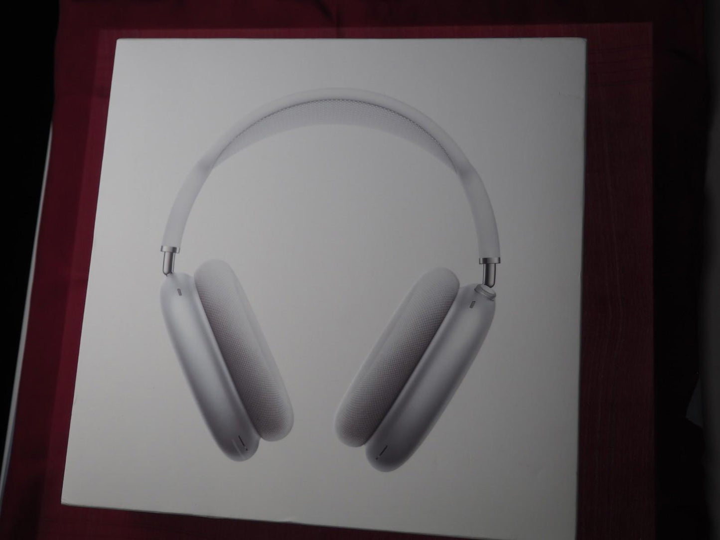 Genuine  Apple Max A2096 Bluetooth Headphones & Not Working