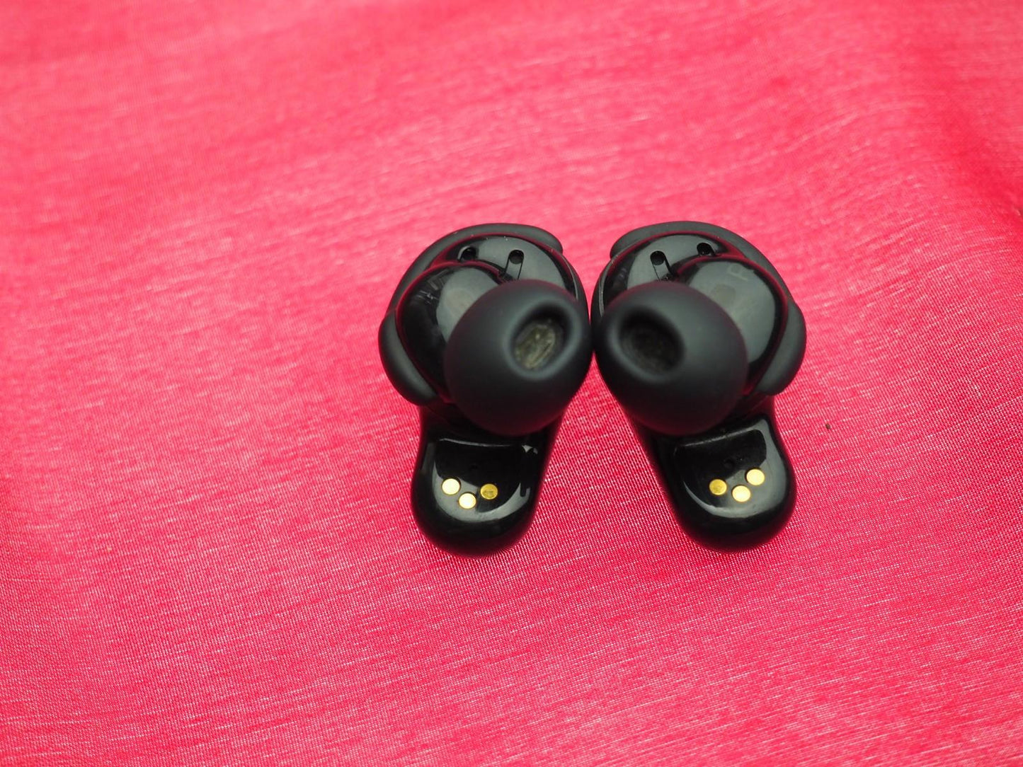 Bose Quietcomfort ii Left Right Bluetooth earbuds Working