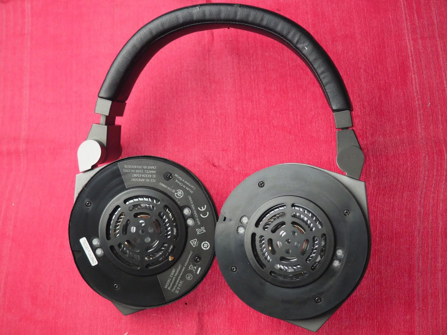 JBL Synchros Bluetooth headphones (NO EARPADS)