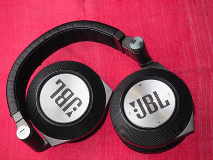 JBL synchros Bluetooth headphones