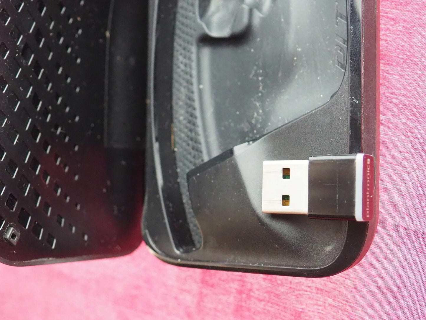 Plantronics Voyager Focus BT60 Case + USB Adapter Only & Working