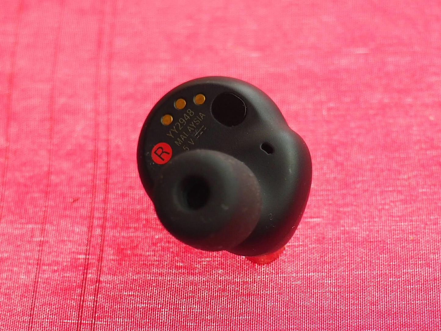 Sony WF-1000XM4 Right Bluetooth Earbud Only & Not Working