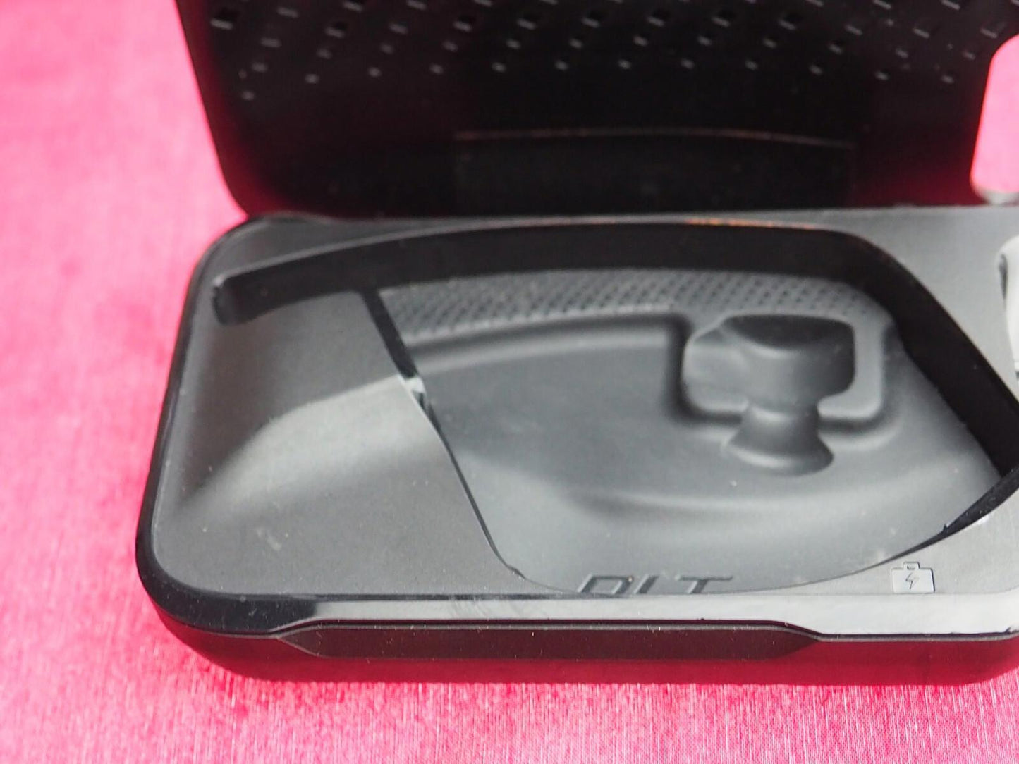 Plantronics Voyager Focus (missing transceiver) Case  Only & Working