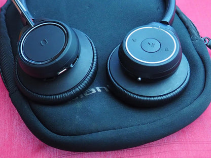 Planctronics Headset Model B825 In case + STAND