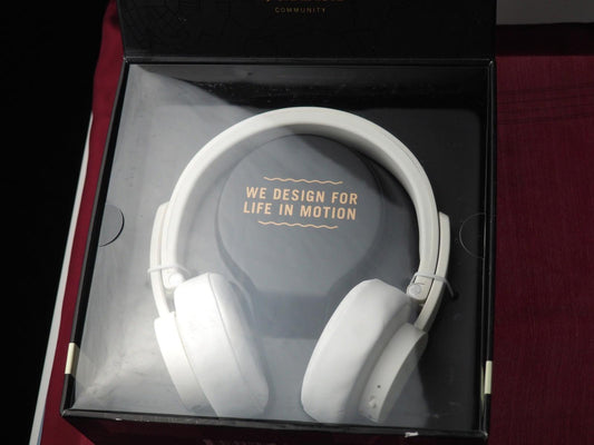 NWT Urbanista Seattle Bluetooth headphones