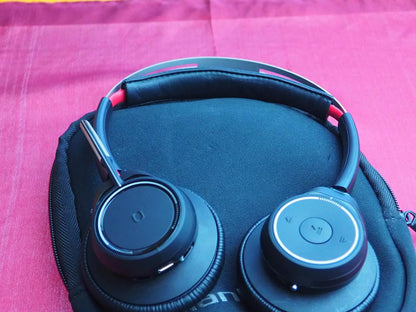 Planctronics Headset Model B825 In case + STAND
