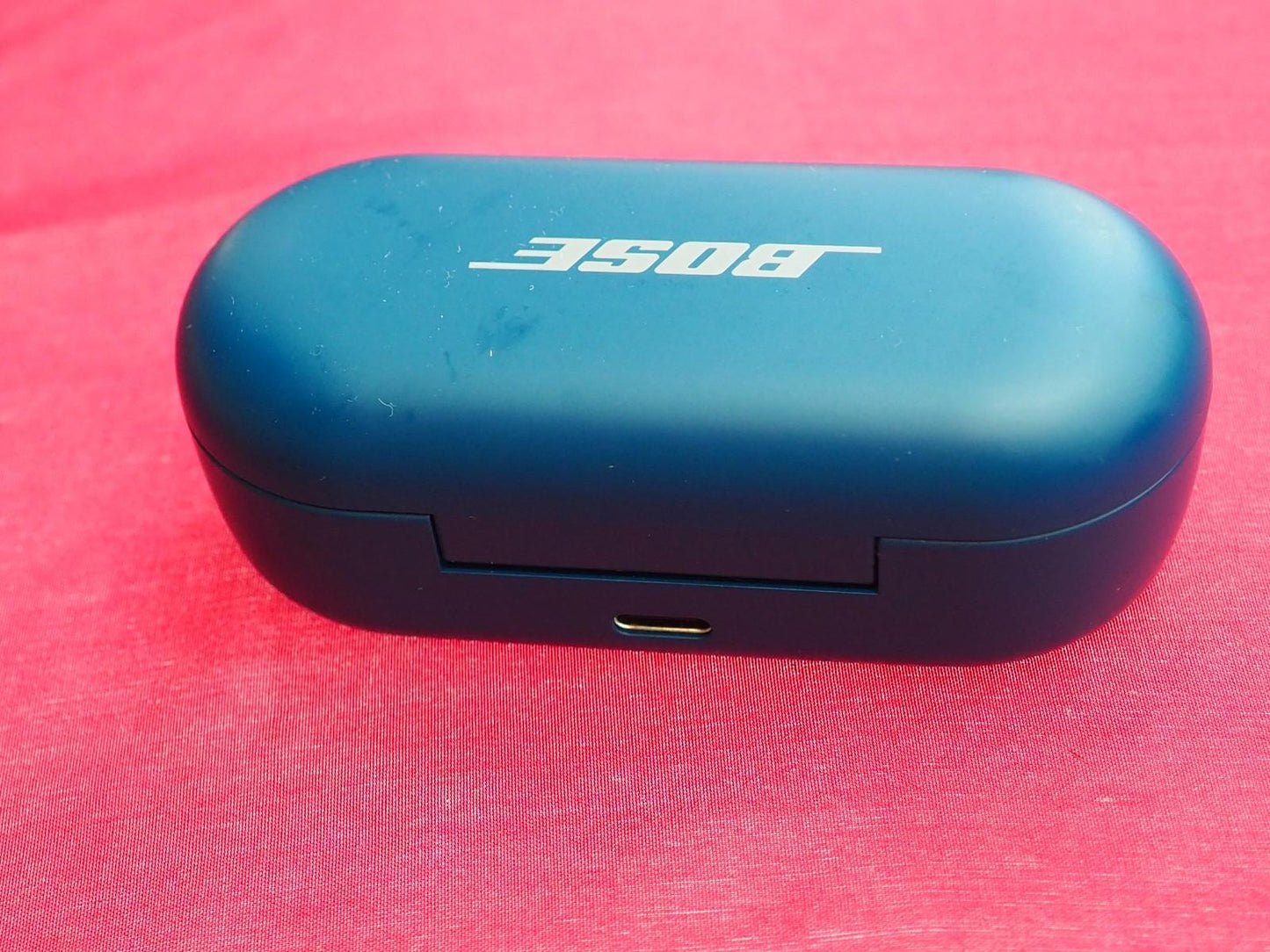 Bose Sport Bluetooth Earbuds & Working(buds wont charge properly)