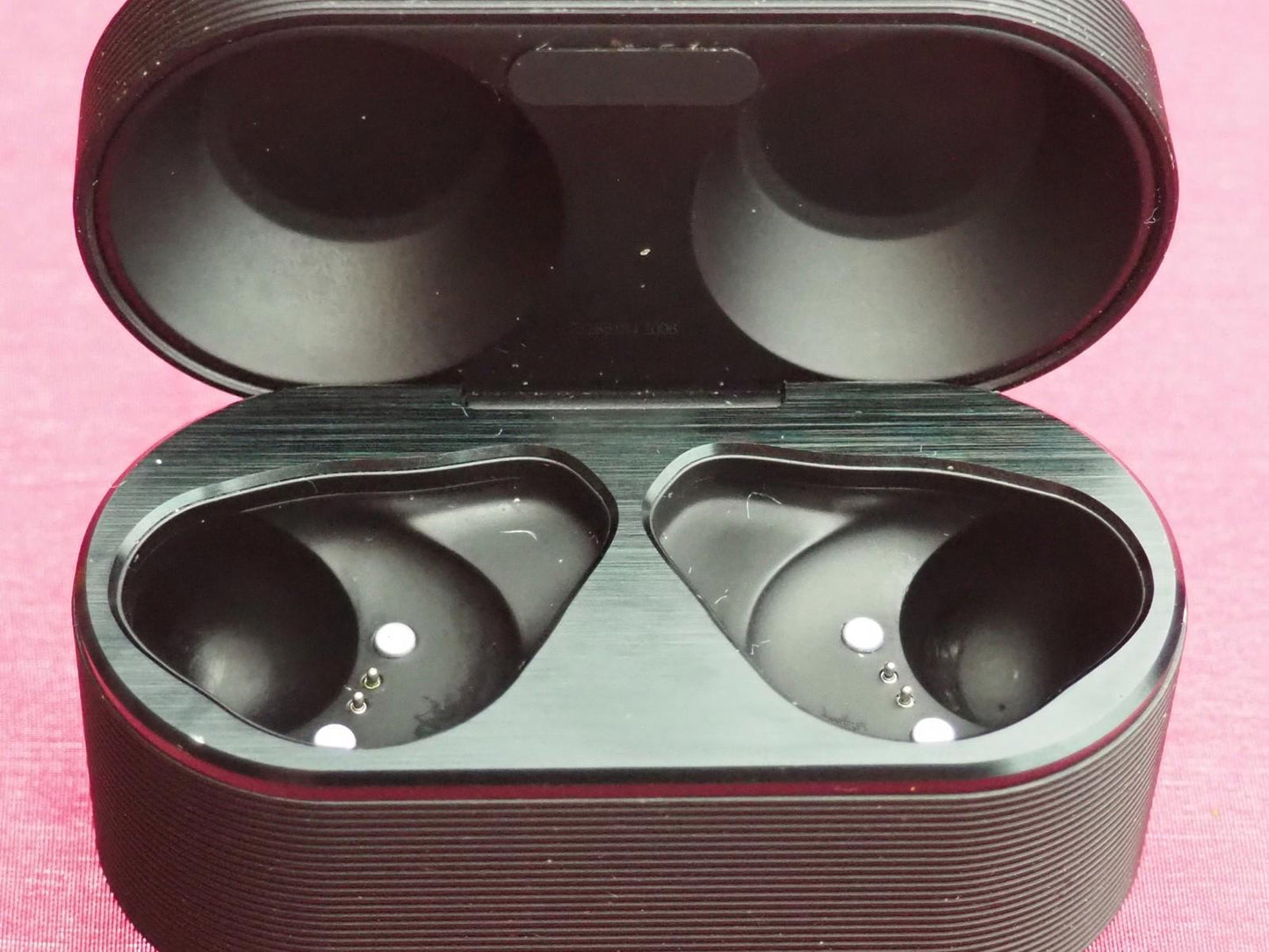 Bang & Olufsen Beoplay E8 Sport Case Only & Working