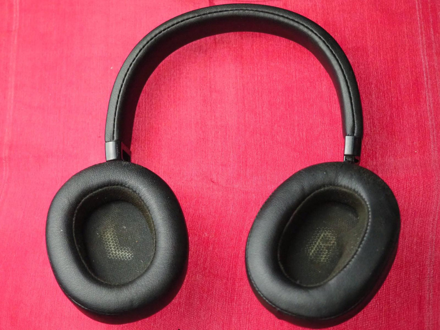 JBL E500 BT Bluetooth headphones