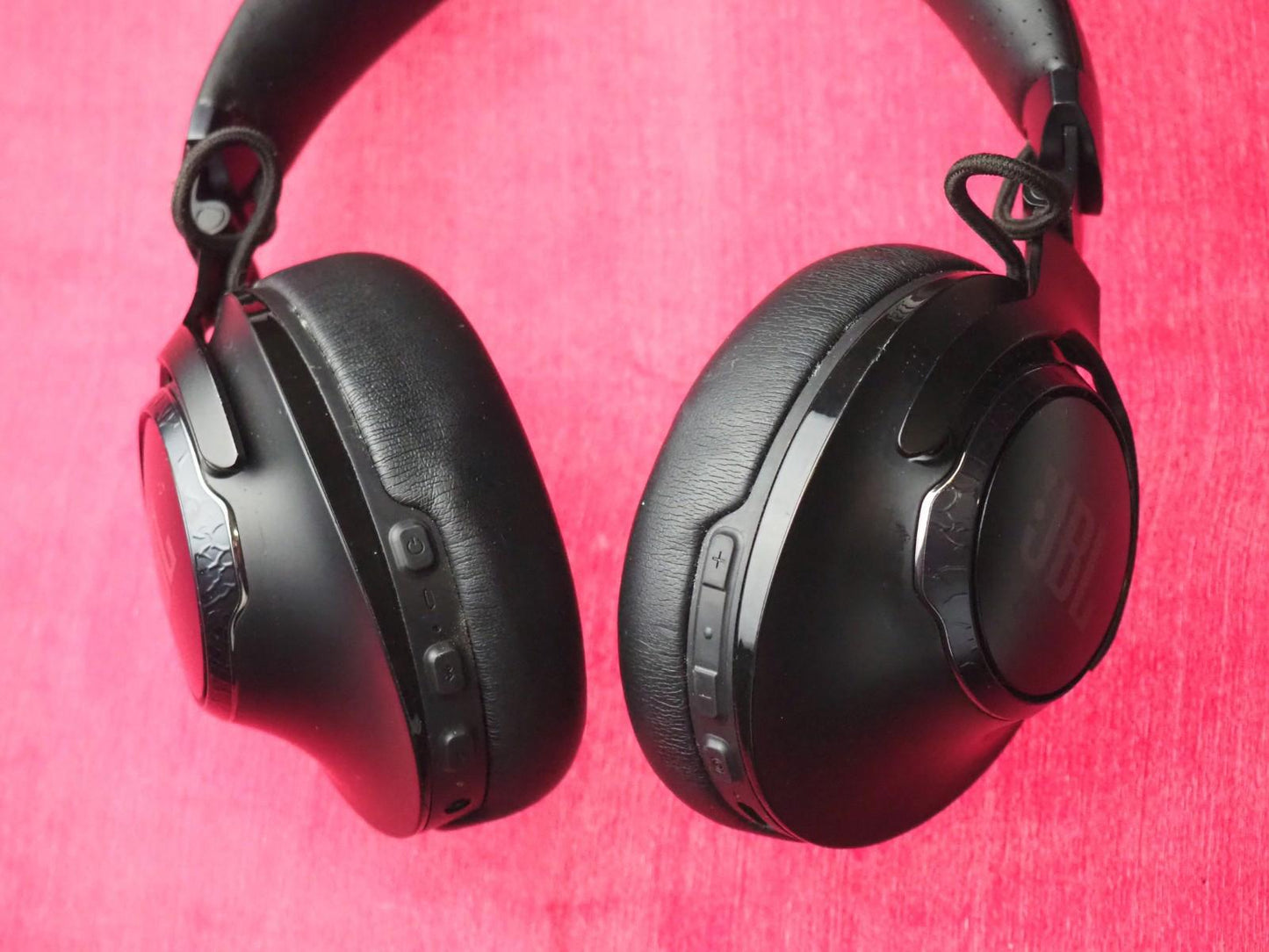 JBL Club 950 NC Bluetooth headphones