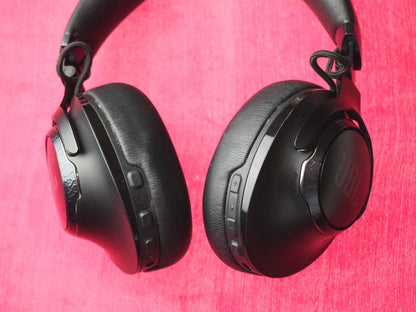 JBL Club 950 NC Bluetooth headphones