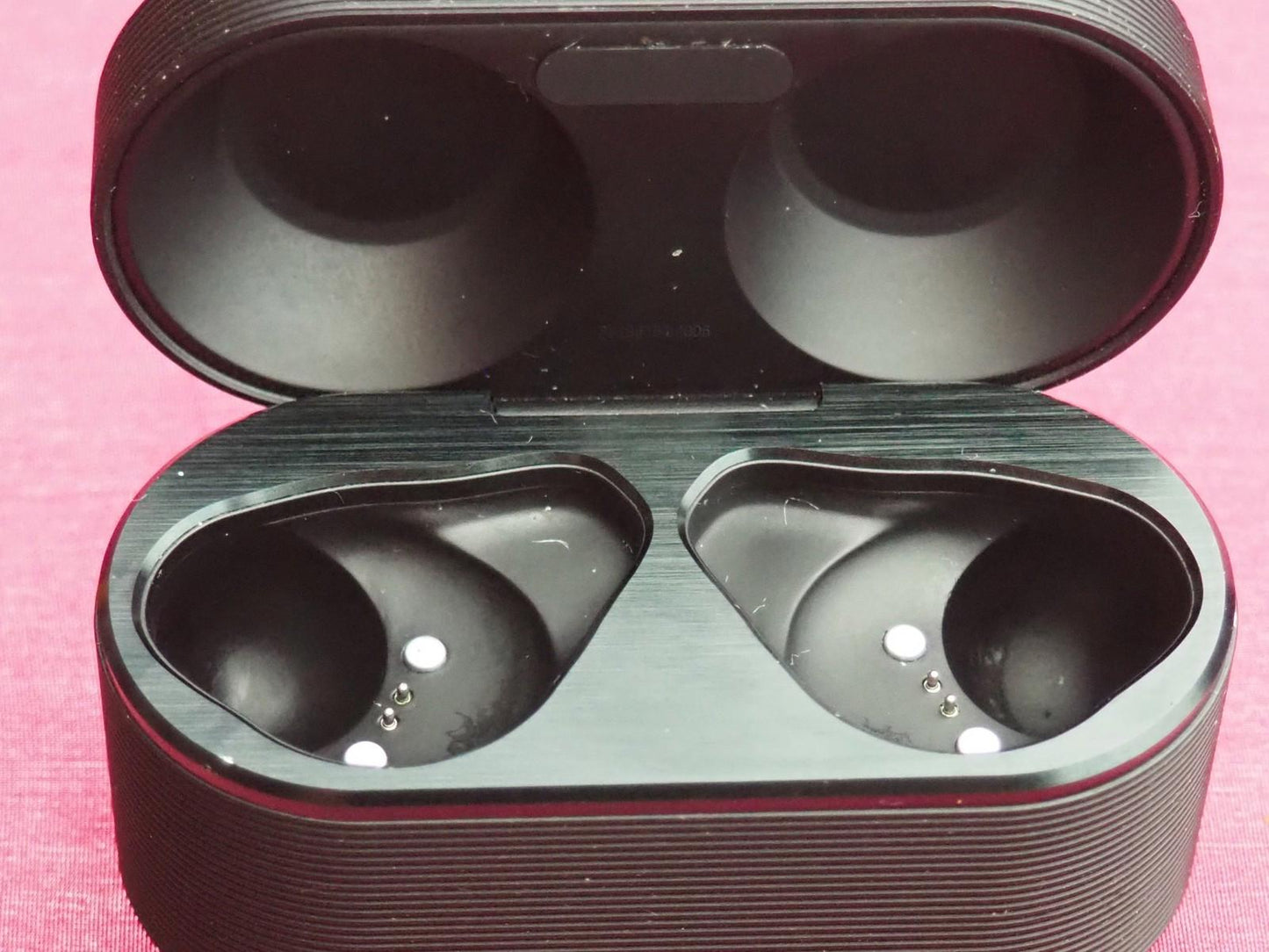 Bang & Olufsen Beoplay E8 Sport Case Only & Working