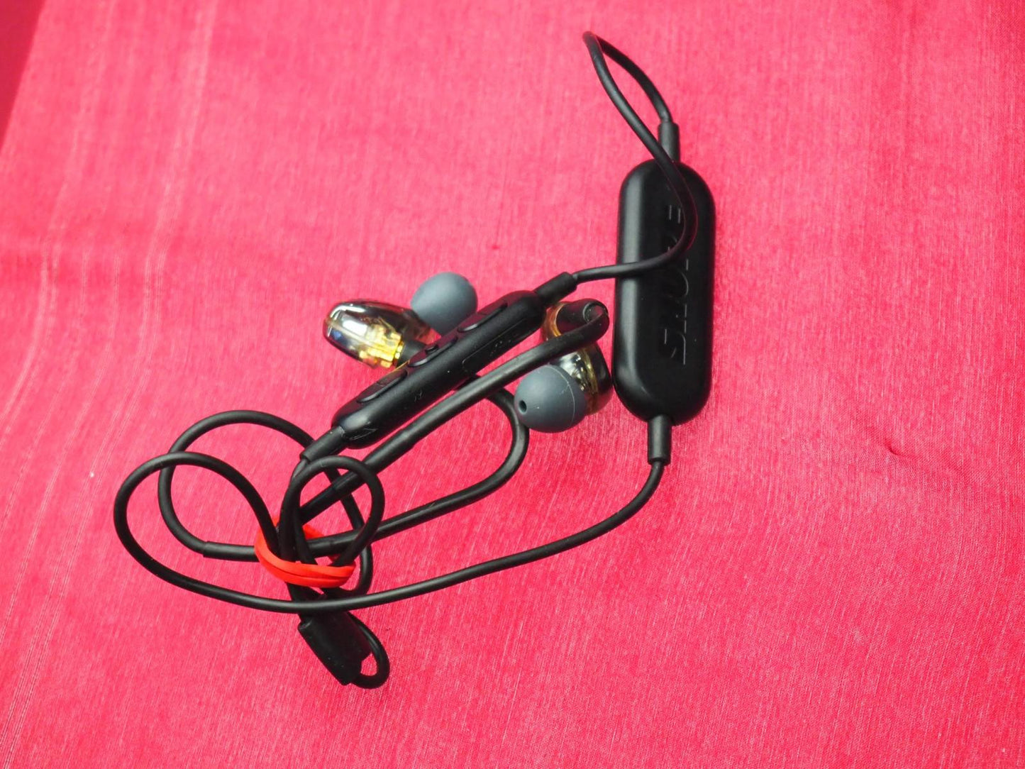 Shure SE425 BT1 Bluetooth Earbuds