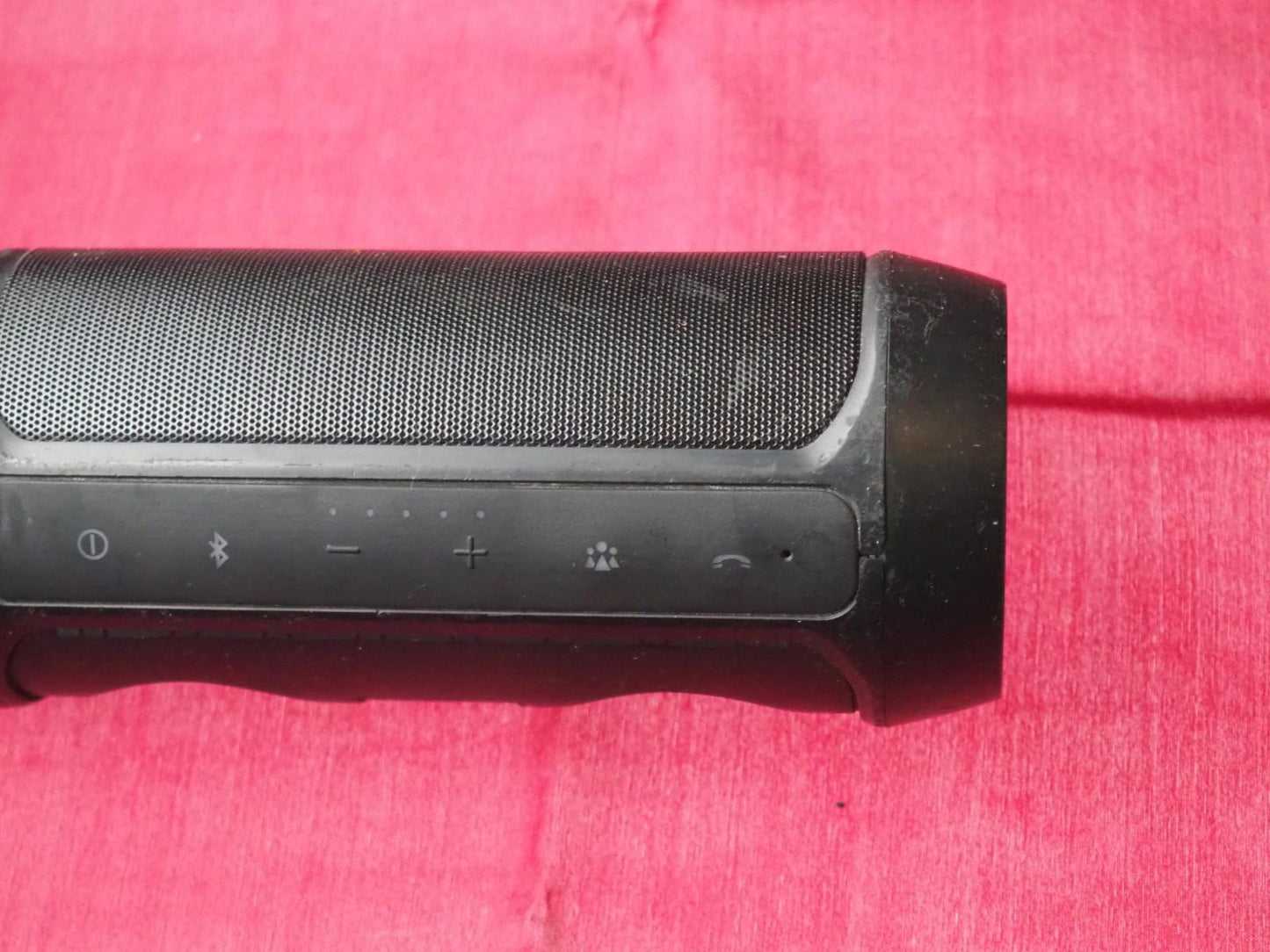 JBL Charge 2+ Portable Bluetooth Speaker & Working