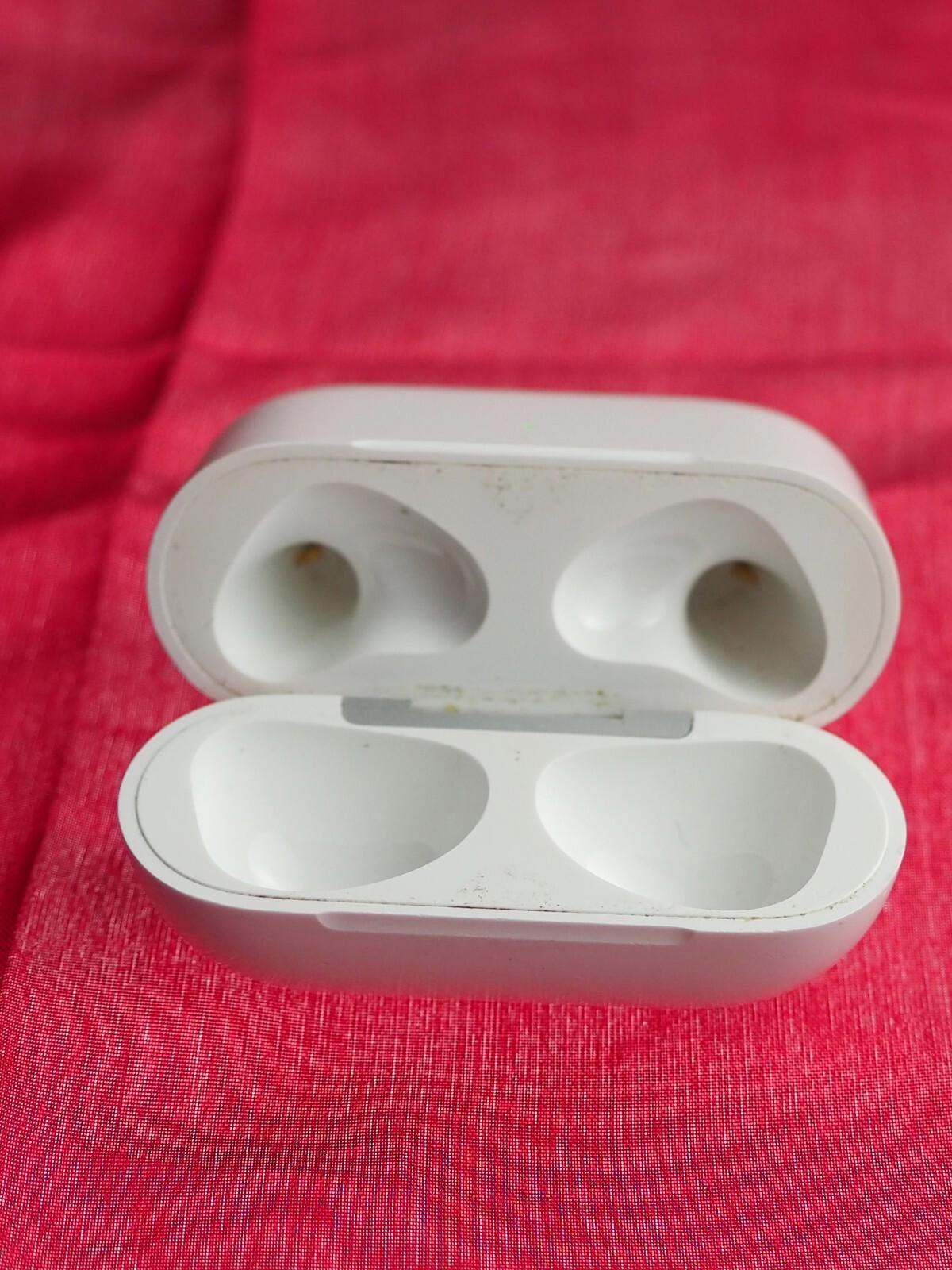 Genuine Apple AirPods 3 Lightening Case Only & Working  (A2897)