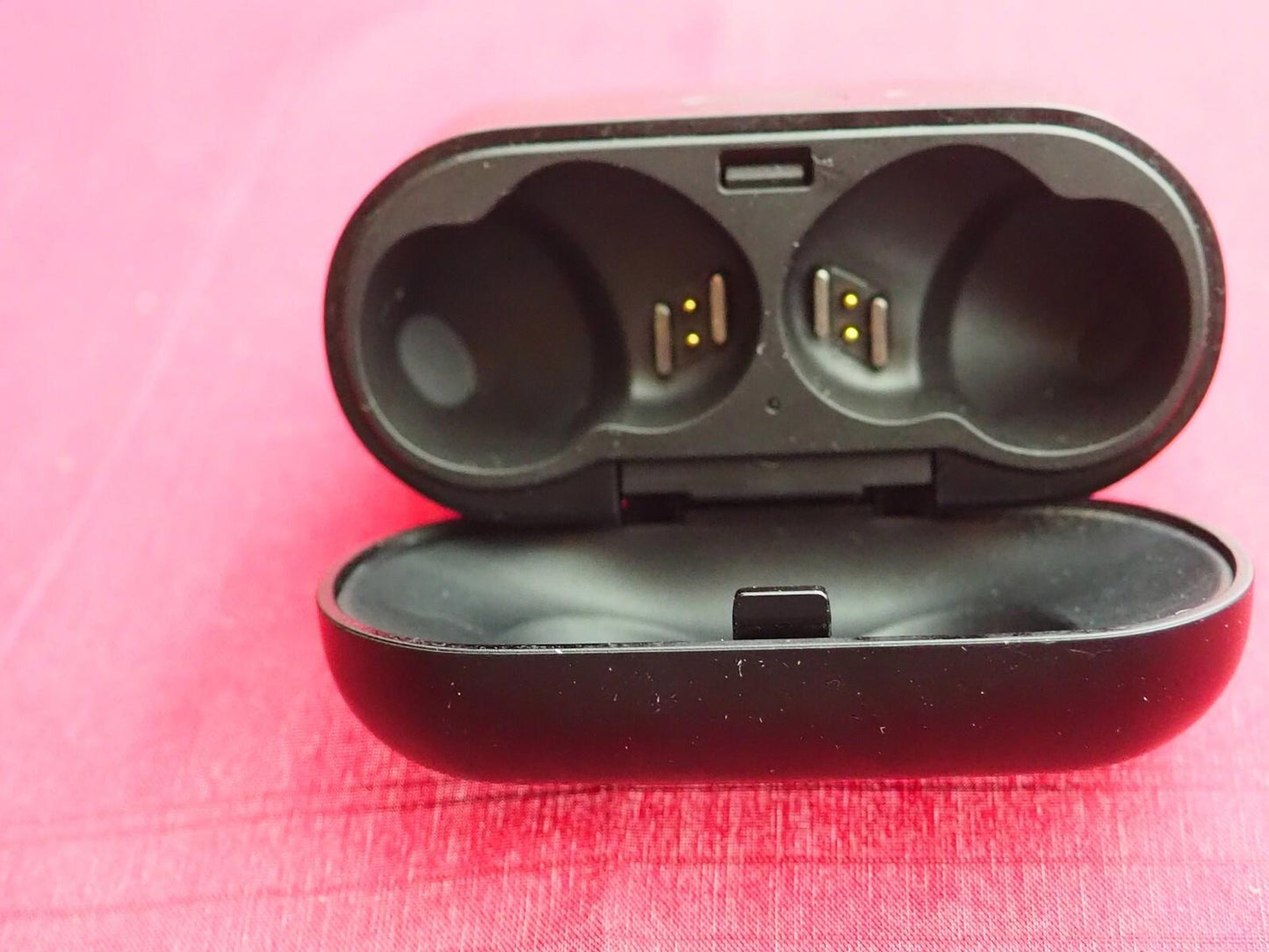 Plantronics Backbeat Pro 5100 Case Only & Working
