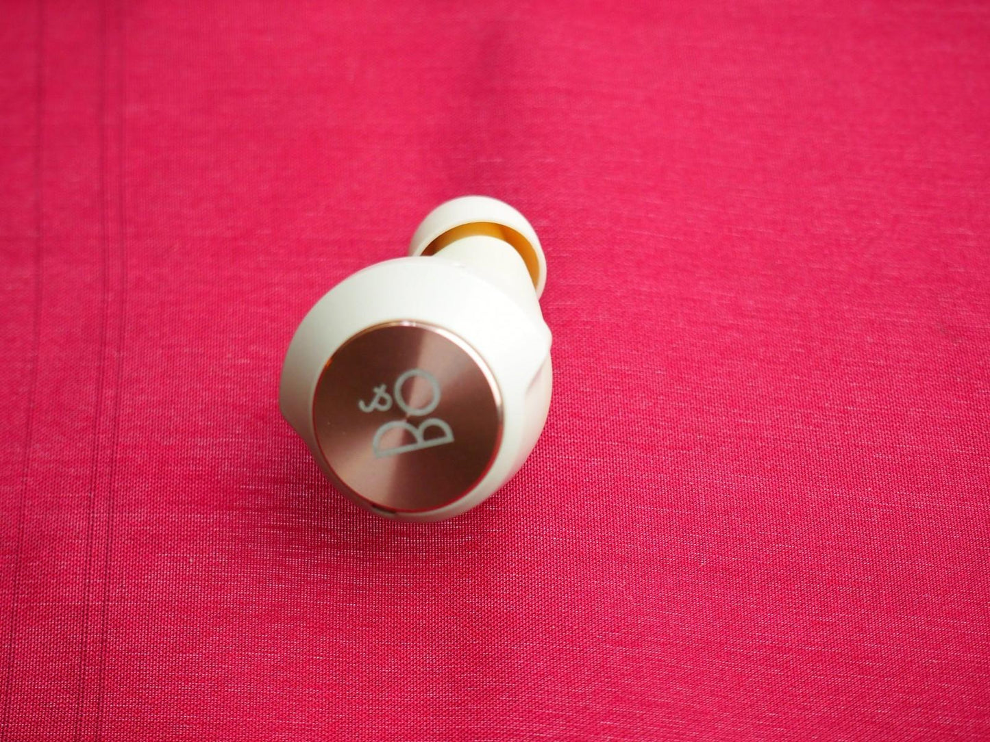 Bang & Olufsen Beoplay EQ Right Bluetooth earbud Only & Working