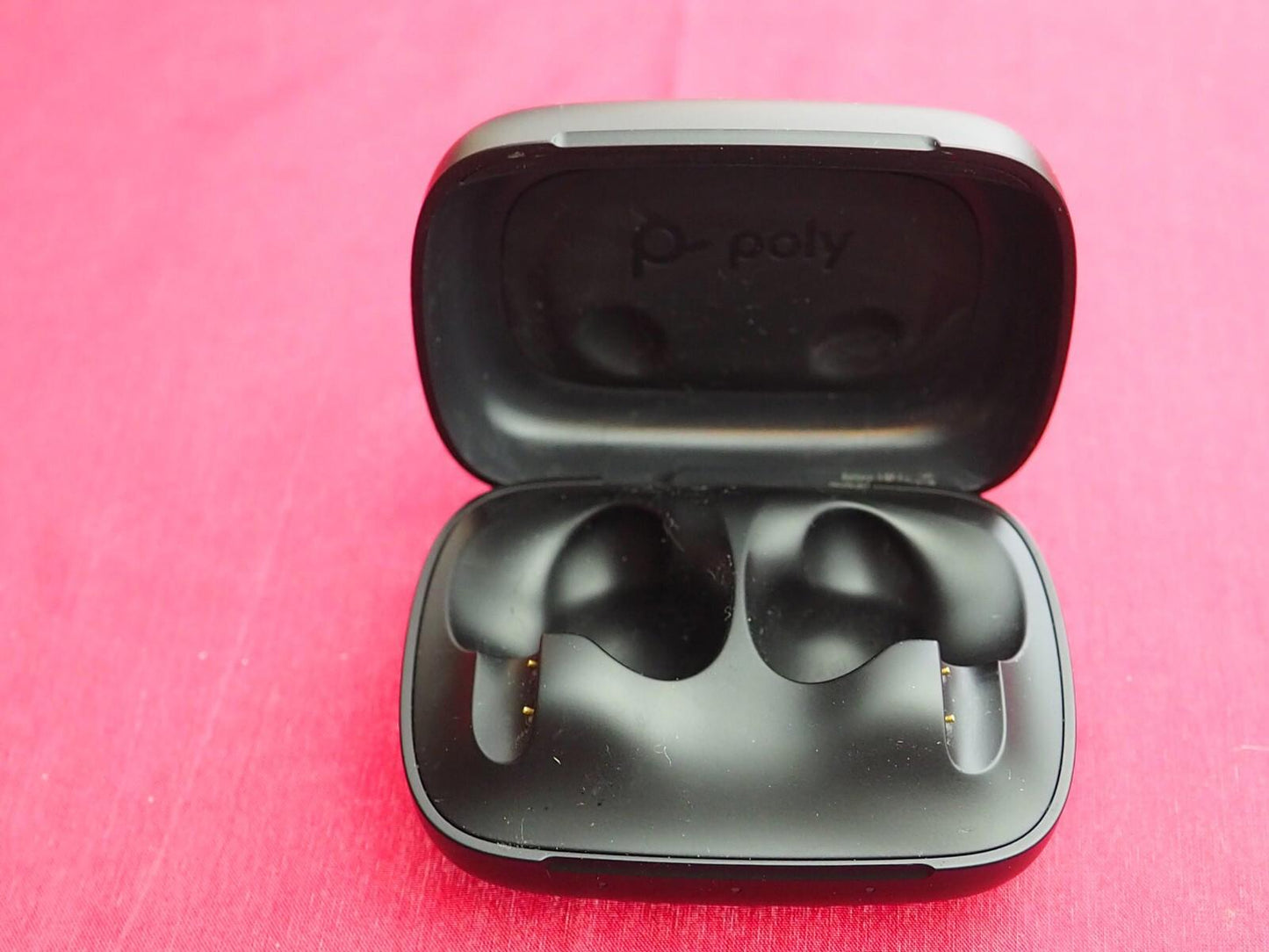 Plantronics Voyager Free 60 Case Only & Working